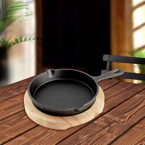 18cm Mini - Cast Iron Griddle with Wooden Board