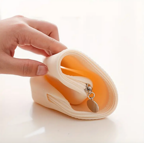 Dust-Proof Silicone Makeup Brush Travel Case - Cream