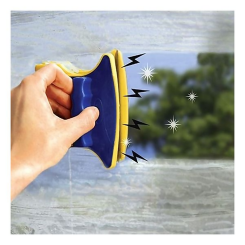 Magnetic glass cleaner