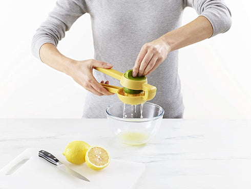 Squeeze And Twist Manual Juicer